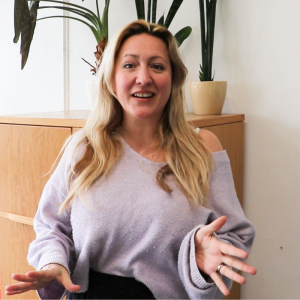 Deanne telling us about learning BSL level 1 