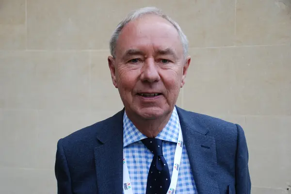 Bob Turnbull, Trustee